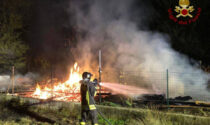 Incendio a Terno d'Isola, distrutti 200 metri quadrati di un deposito di materiali