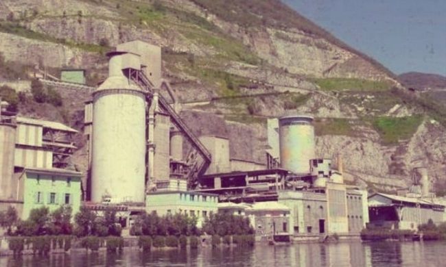 Frana sopra Tavernola, adesso si studia come riaprire in sicurezza il cementificio