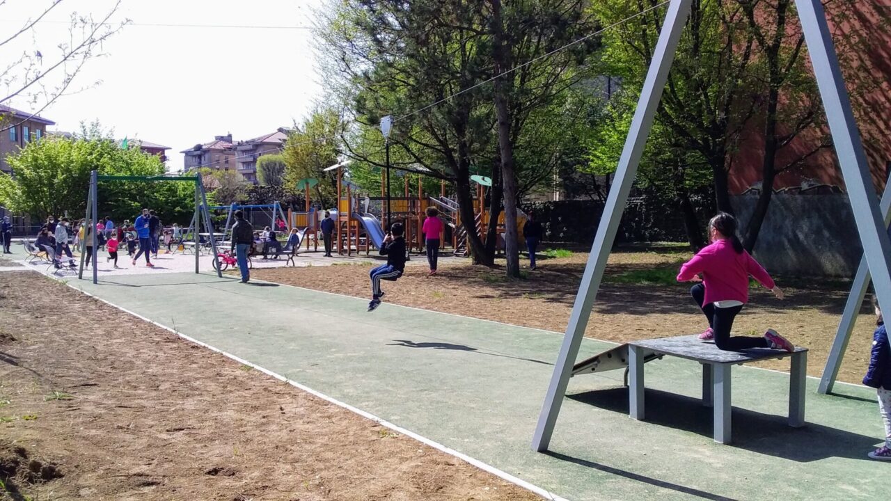 Riaperto il parco giochi al “Turani” di Redona: è tornata la carrucola