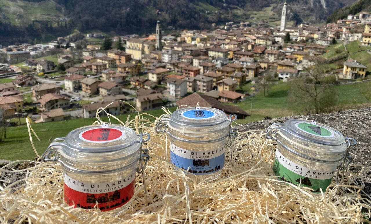 L’Aria di Ardesio sigillata in barattoli, per portarsi a casa un po’ delle nostre montagne