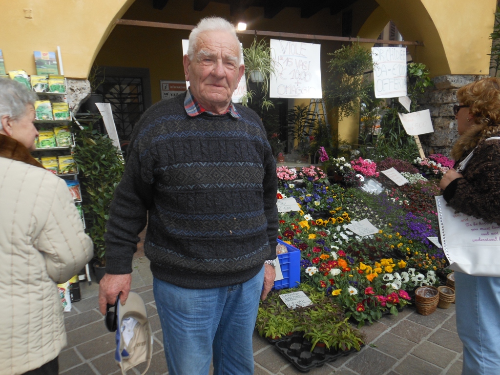 La Val Gandino piange Giovanni Gelmi, che fra fiori e frutta era per tutti “ol Nüt”