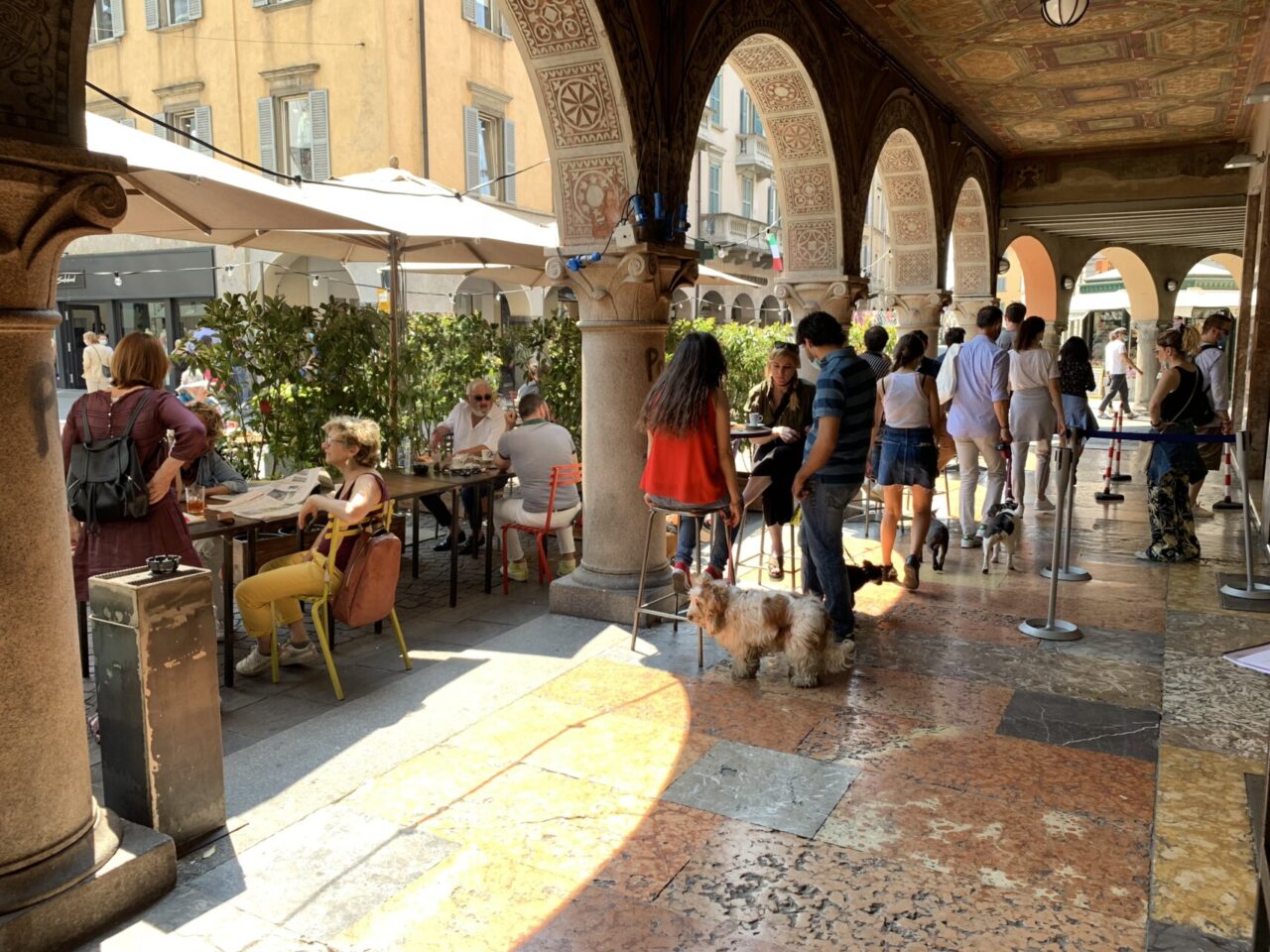 Bar e ristoranti riaprono all’aperto: il Comune al lavoro per individuare gli spazi per i dehors