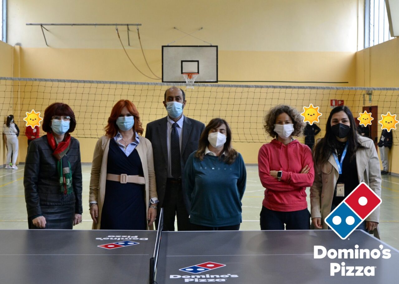 Domino’s Pizza ha donato a diversi licei della città dei tavoli da ping pong
