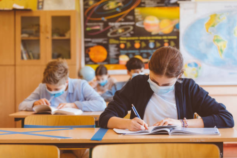 A scuola anche in estate: il piano del ministro all’Istruzione (che però è volontario)