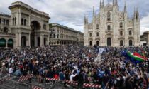 Piazza Duomo invasa dai tifosi dell'Inter, il prof Locatelli: «Dovremmo onorare i morti»