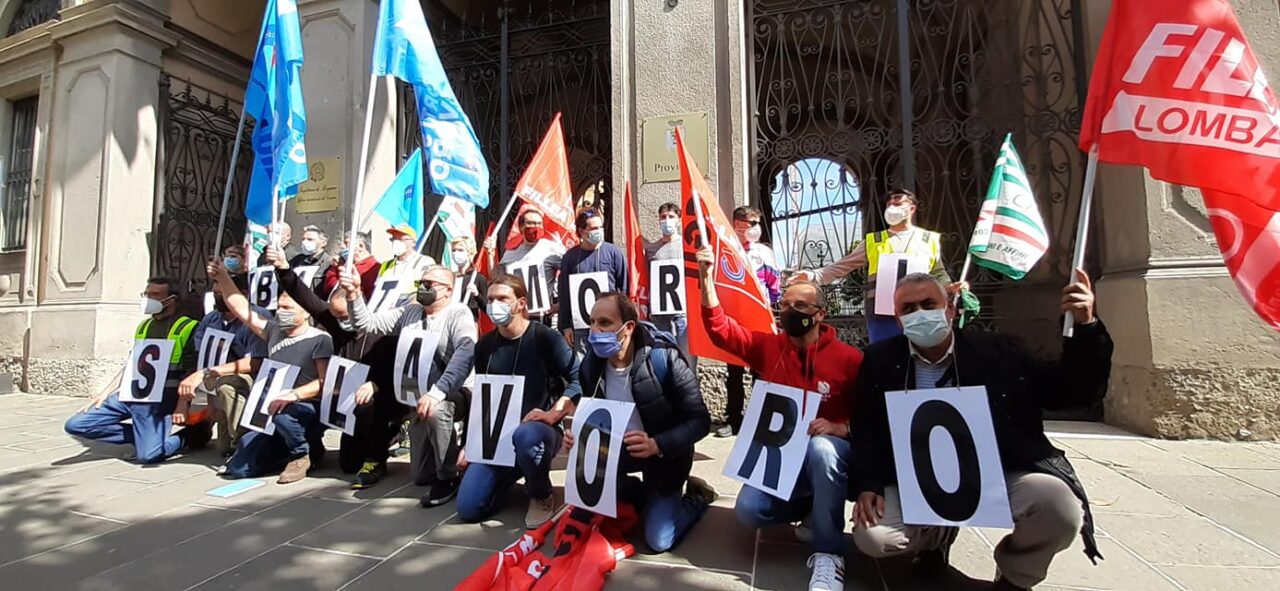 Mercoledì 26 maggio flash mob dei sindacati edili a Bergamo: «Basta ai morti sul lavoro»