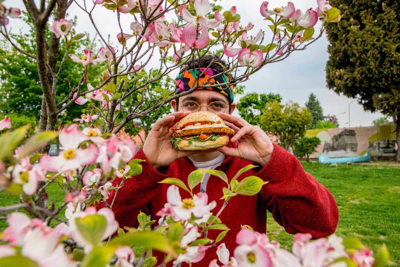 International Hamburger Day: sabato 29 maggio lo si celebra all’Edoné con dj set