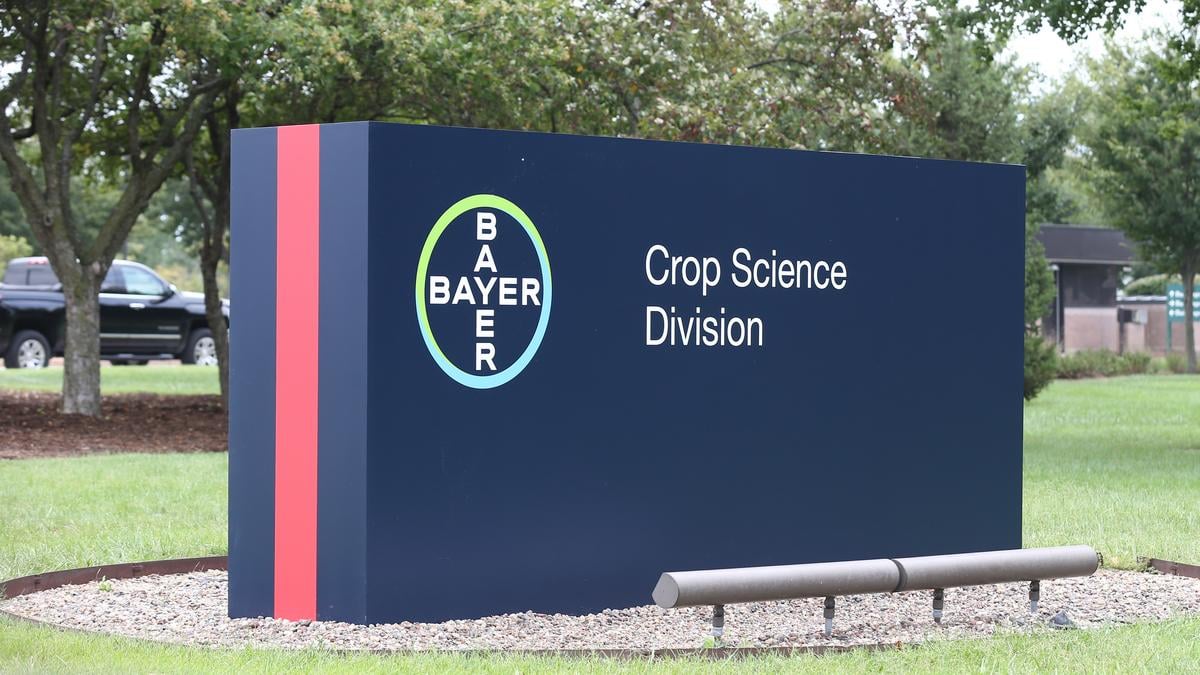 La Bayer di Filago ferma la produzione. Tra fine anno e giugno 2022 a casa 46 lavoratori