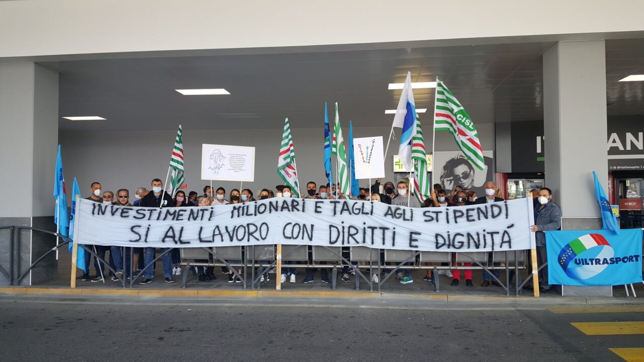 Tagli agli stipendi, scioperano i lavoratori di terra dell’aeroporto di Orio al Serio