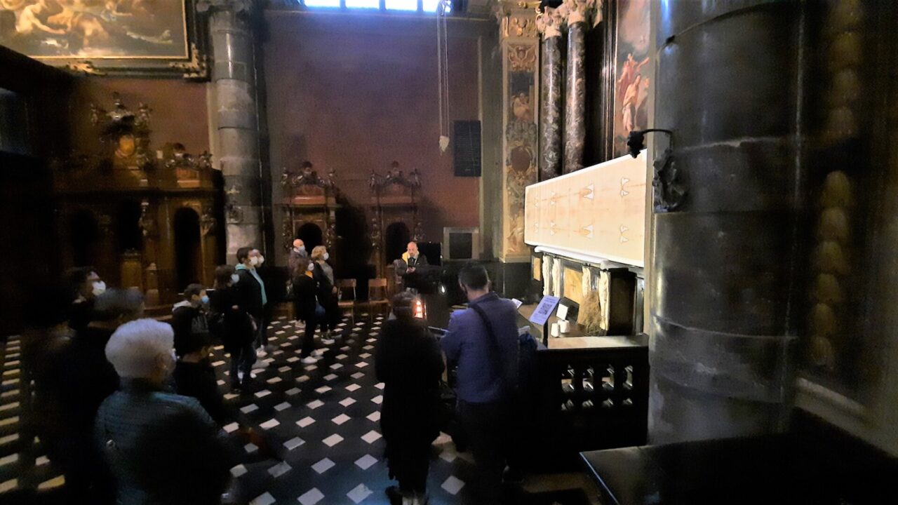 Sacra Sindone, tempi supplementari per ammirare la copia in Basilica a Gandino