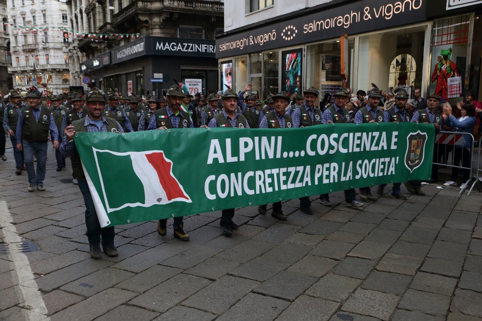 Si elegge il nuovo presidente degli Alpini di Bergamo (e c’è un po’ di tensione)