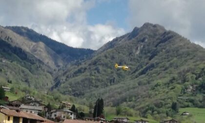 Ambulanze ed elisoccorso a Gandino: doppio malore nel centro storico