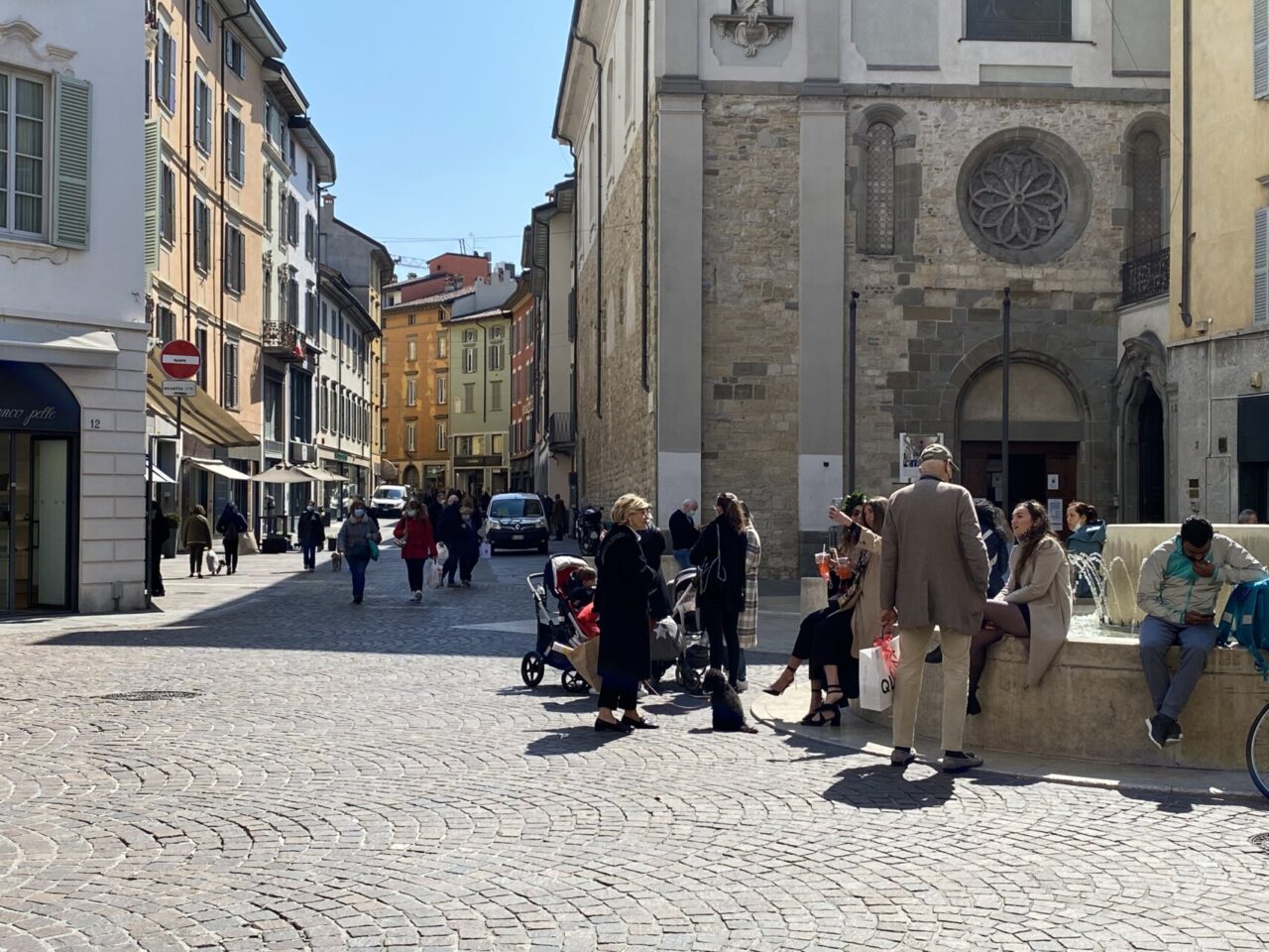 Da lunedì l’Italia è gialla, anche se a Bergamo l’incidenza dei contagi tende al bianco