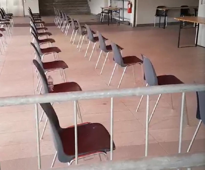 A Mapello per ricevere i richiami del vaccino, ma nel week-end il centro è chiuso