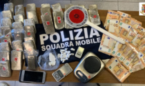 In casa nasconde oltre 3 chilogrammi di droga e 26 mila euro: in carcere un 32enne