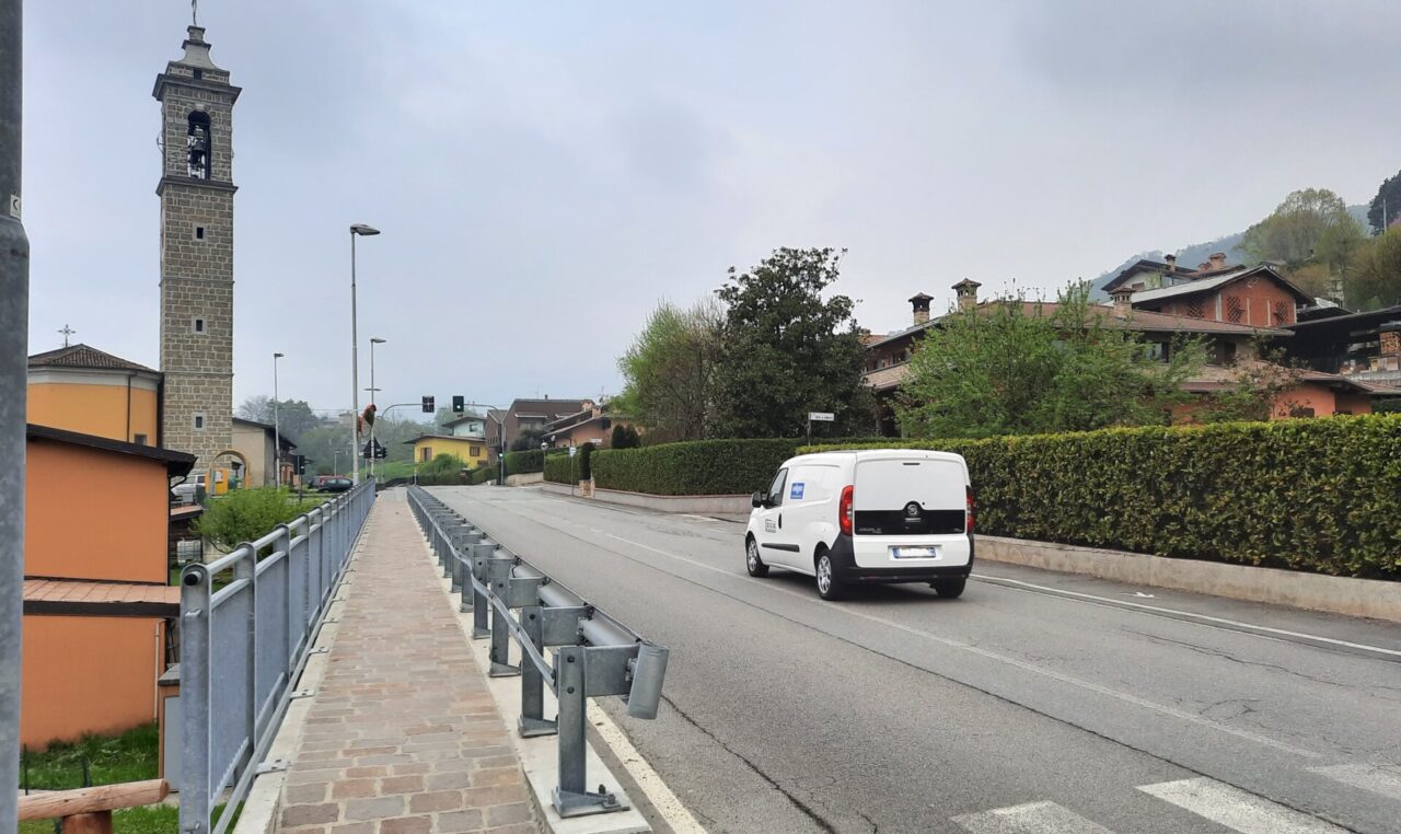 C’è traffico? A Cazzano Sant’Andrea arriva la tangenziale. Ma è riservata… ai pedoni