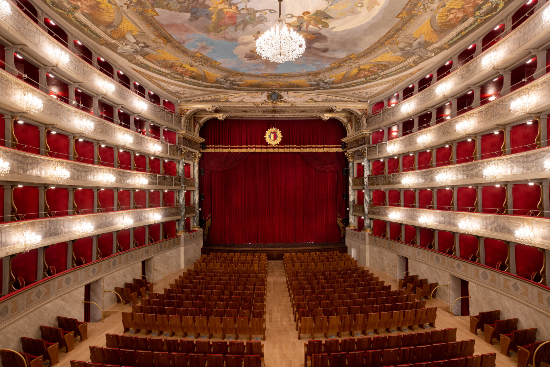 Teatro Donizetti Sala Grande centrale GFR_8626_light