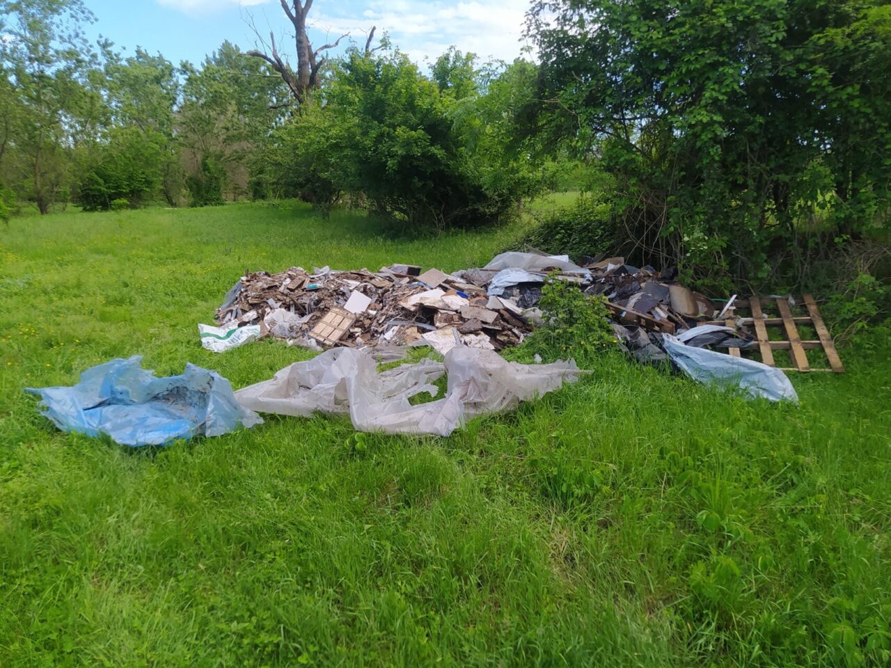 Parco del Brembo, altro scarico illegale di rifiuti