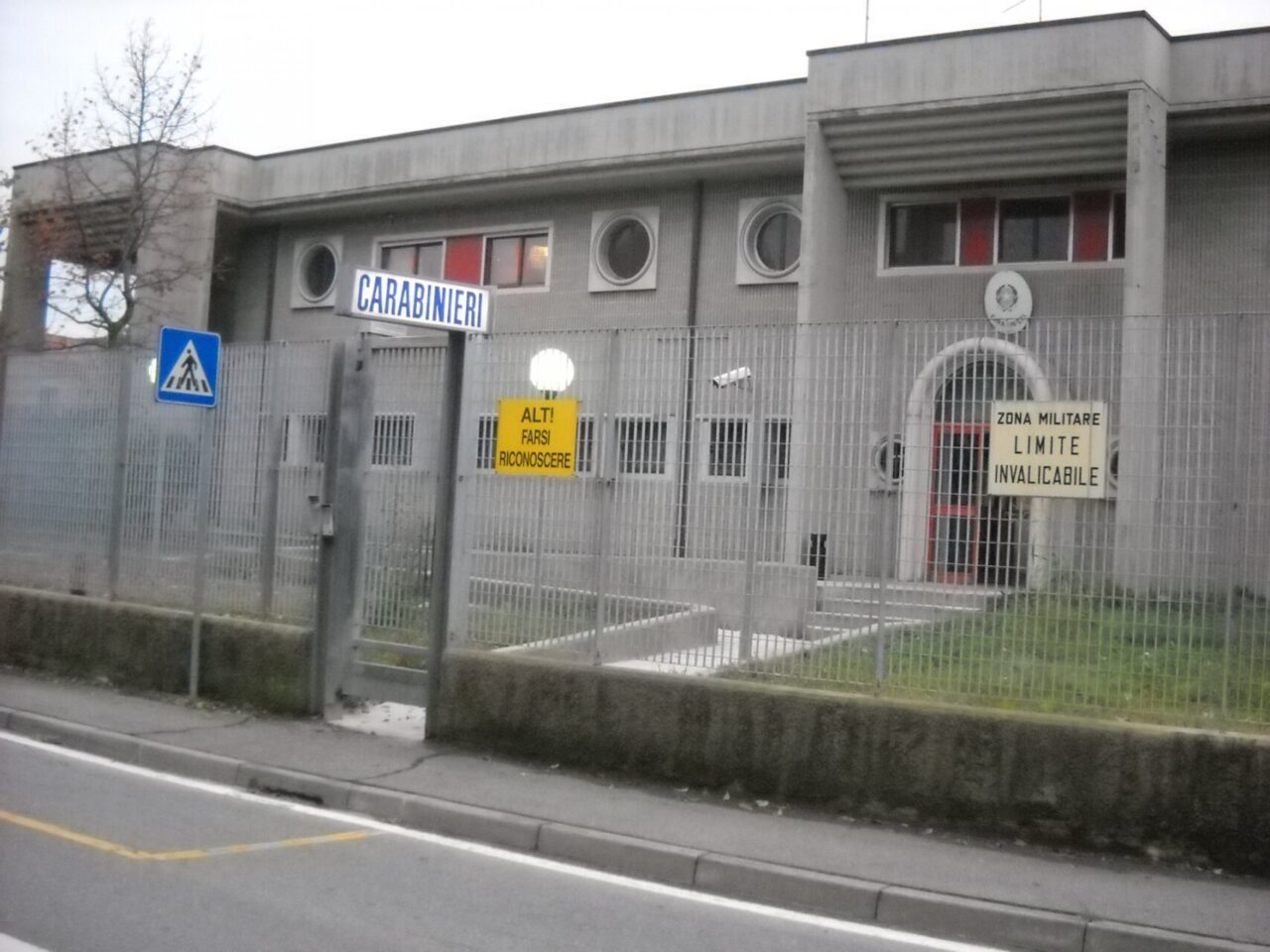 Padre inseguito dai parenti dell’ex fidanzato della figlia: carabinieri evitano il linciaggio
