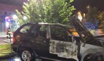 Auto in fiamme, incendio spento dai Vigili del fuoco a Terno d'Isola