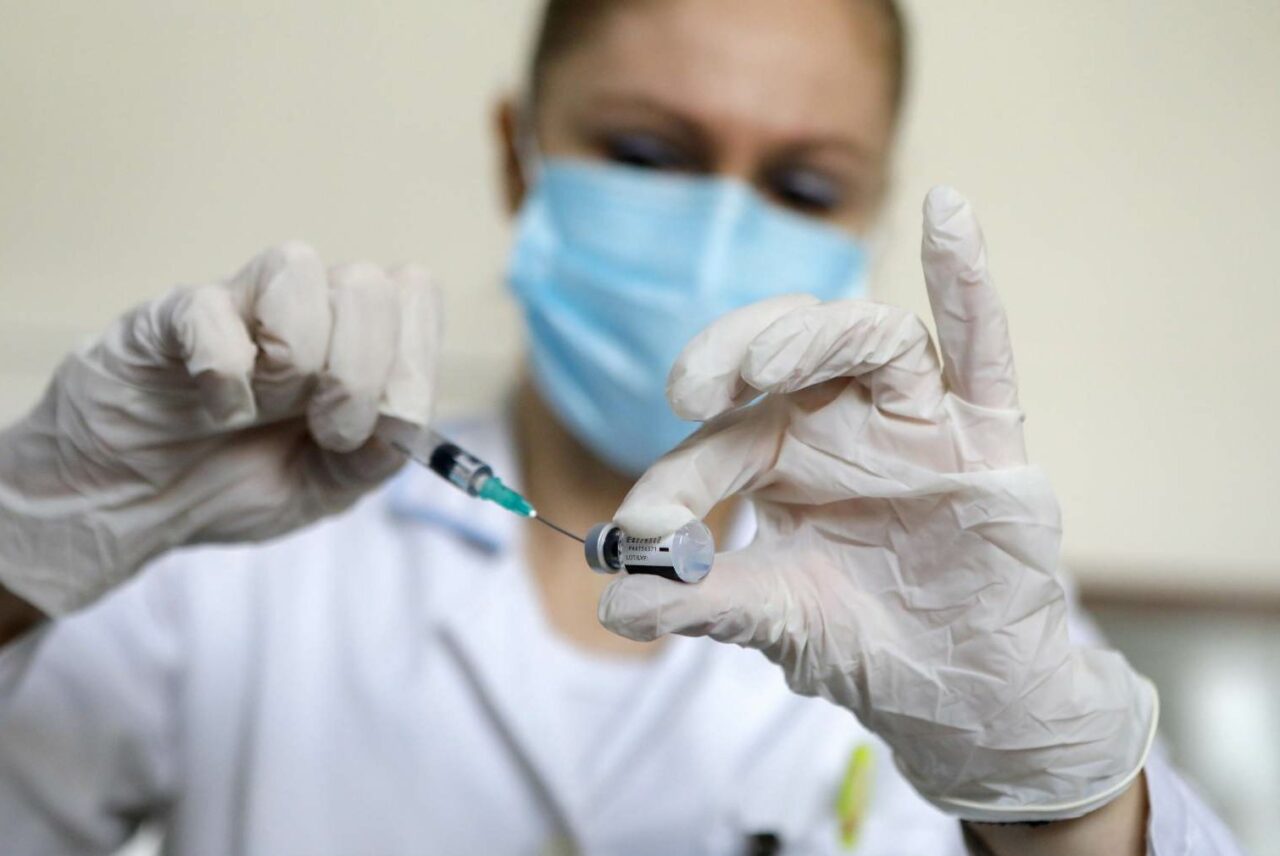 A Piazzolo mancano 4 abitanti per avere il 100 per cento dei vaccinati. Ecco i Comuni al top