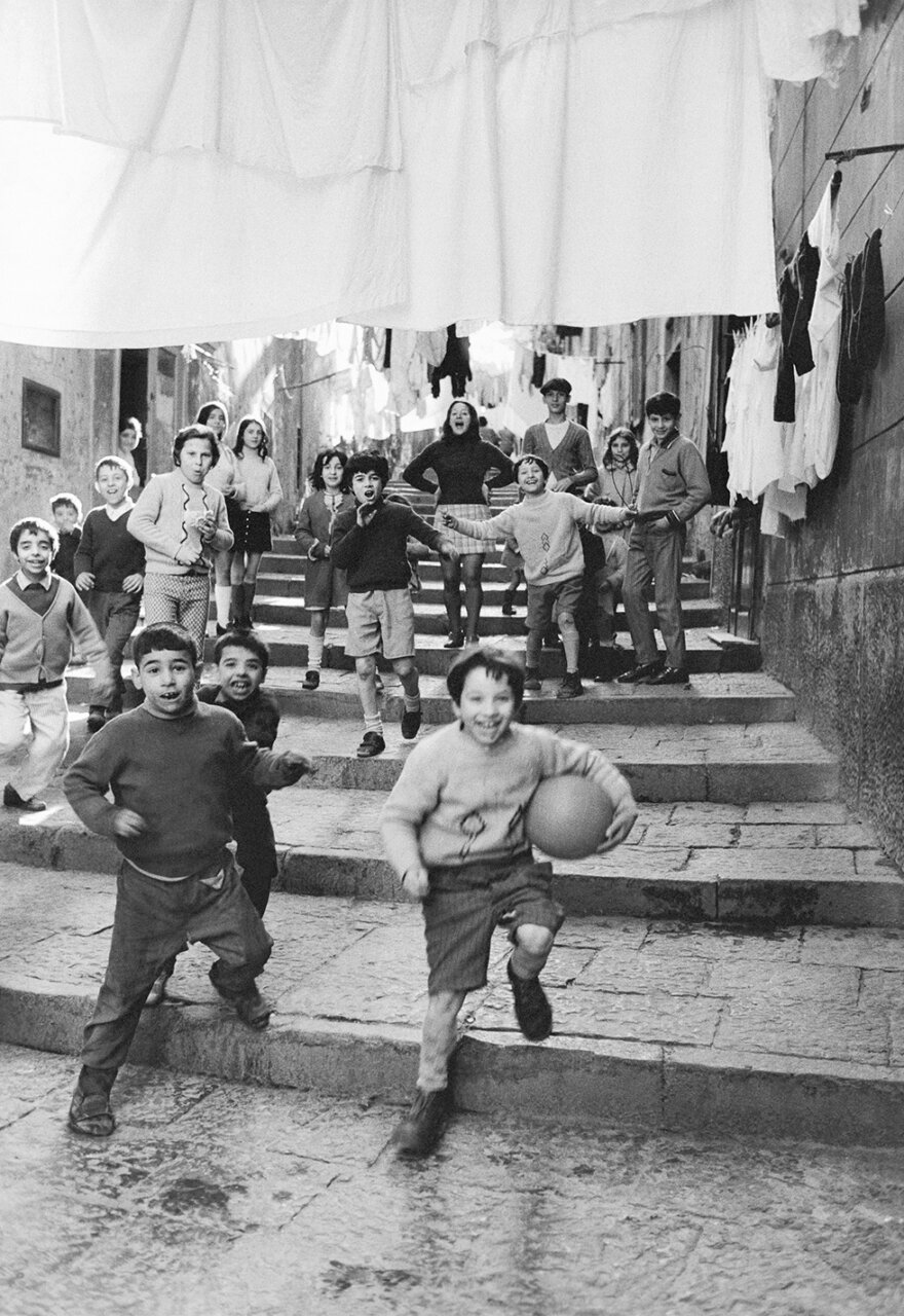 Nel Rione Stella, Napoli, 1973