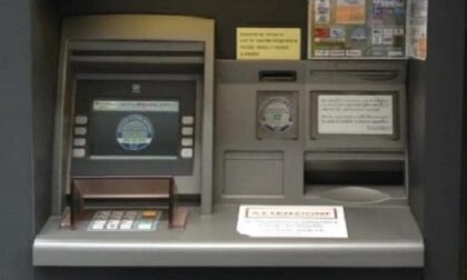 Intesa chiude i due bancomat a Bratto, il sindaco: «Inviamo migliaia di reclami»