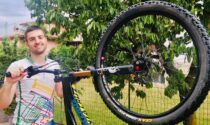 L'impresa di Andrea Signorelli: in bici a Roma raccogliendo fondi per gli Amici della pediatria