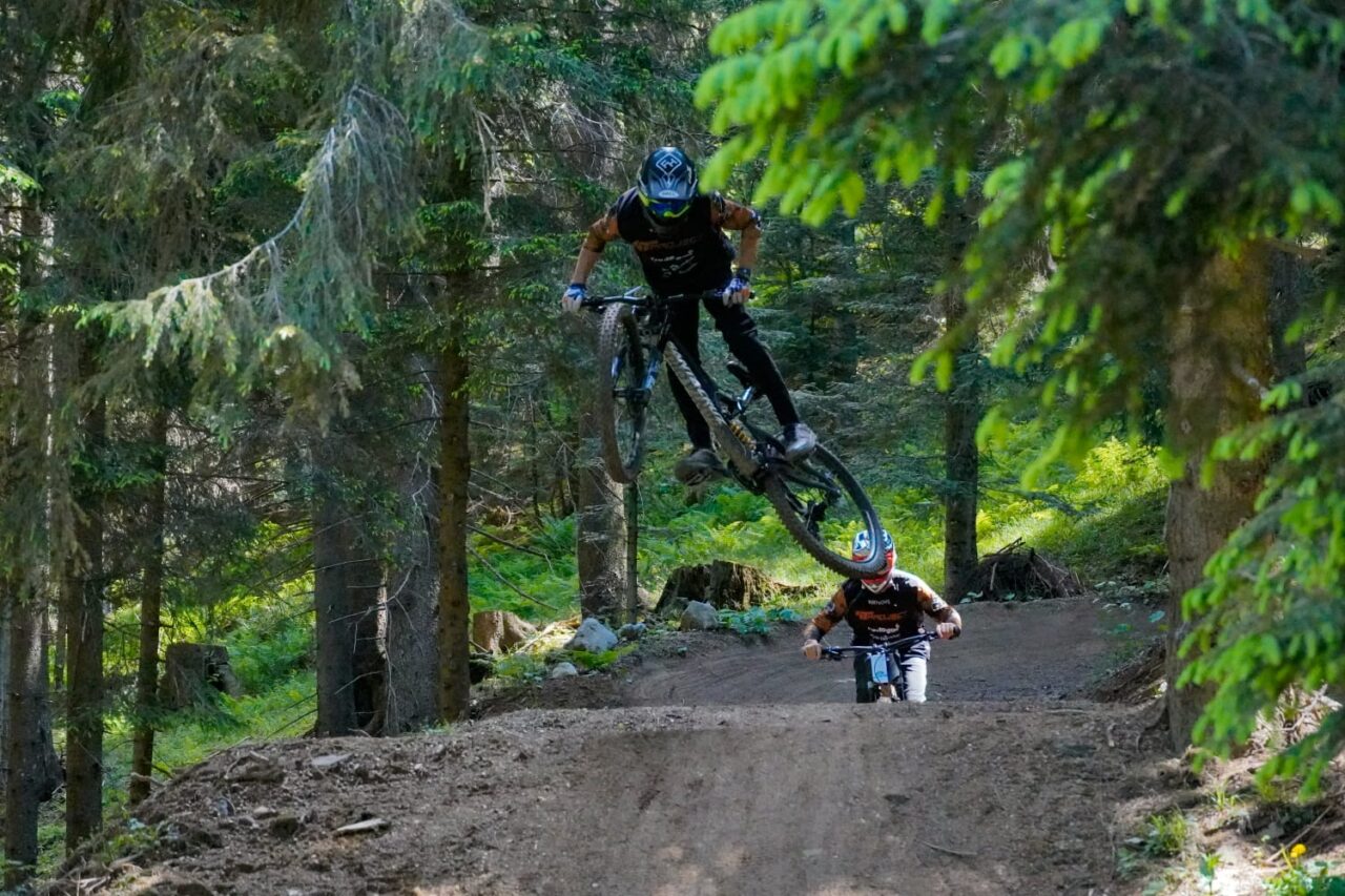 Adrenalina in sella a Piazzatorre: ci sono i campionati di Downhill
