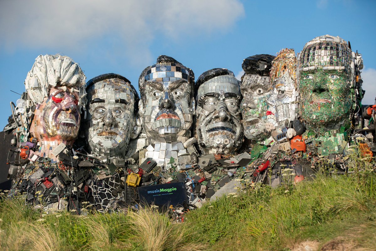 Mount Recyclemore, l’incredibile scultura degli artisti Joe Rush e Alex Wreckage