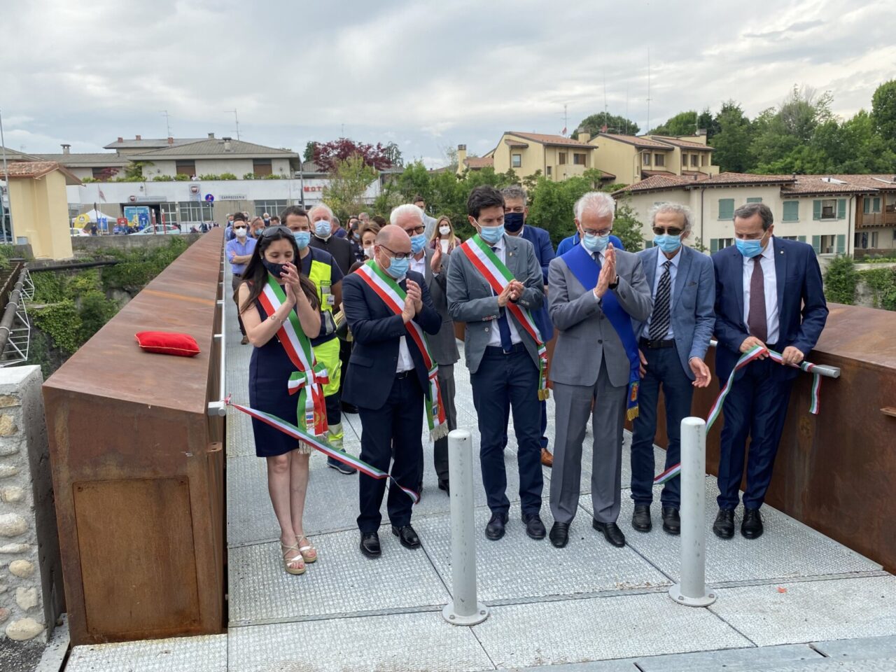 Inaugurata la passerella sul Serio tra Gorle e Scanzo: «Simbolo di rinascita e dialogo»