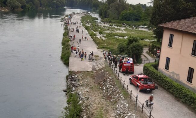 Prova ad attraversare l’Adda e resta bloccato, paura per un 23enne