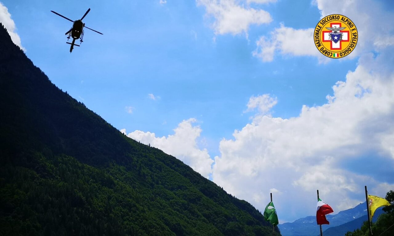 Trentenne precipita in un dirupo in Val Vertova, donna cade nel torrente Bondione