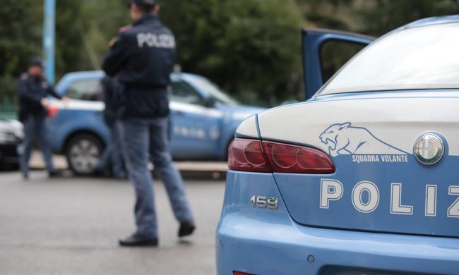Boom di furti e rapine, più sequestri di droga, passaporti raddoppiati: il report 2023 della Polizia