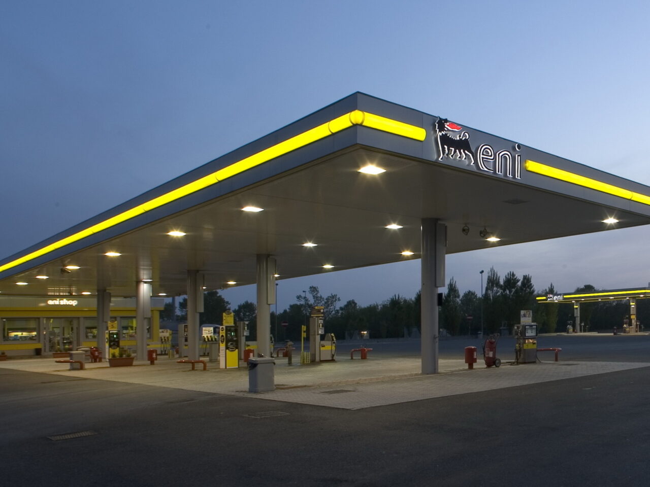 A Bergamo e provincia manca la benzina, distributori Eni costretti a chiudere