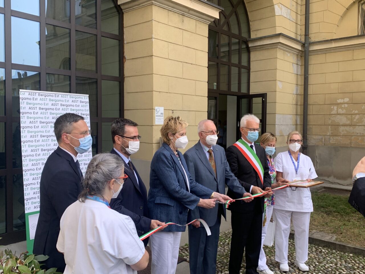 Inaugurati a Calcinate un hospice e un centro di riabilitazione per gli alcool dipendenti