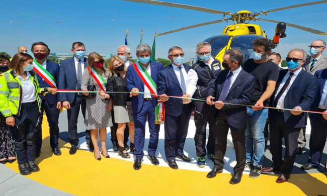 Fontana: «Vaccini anche ai turisti se ci sono le dosi»