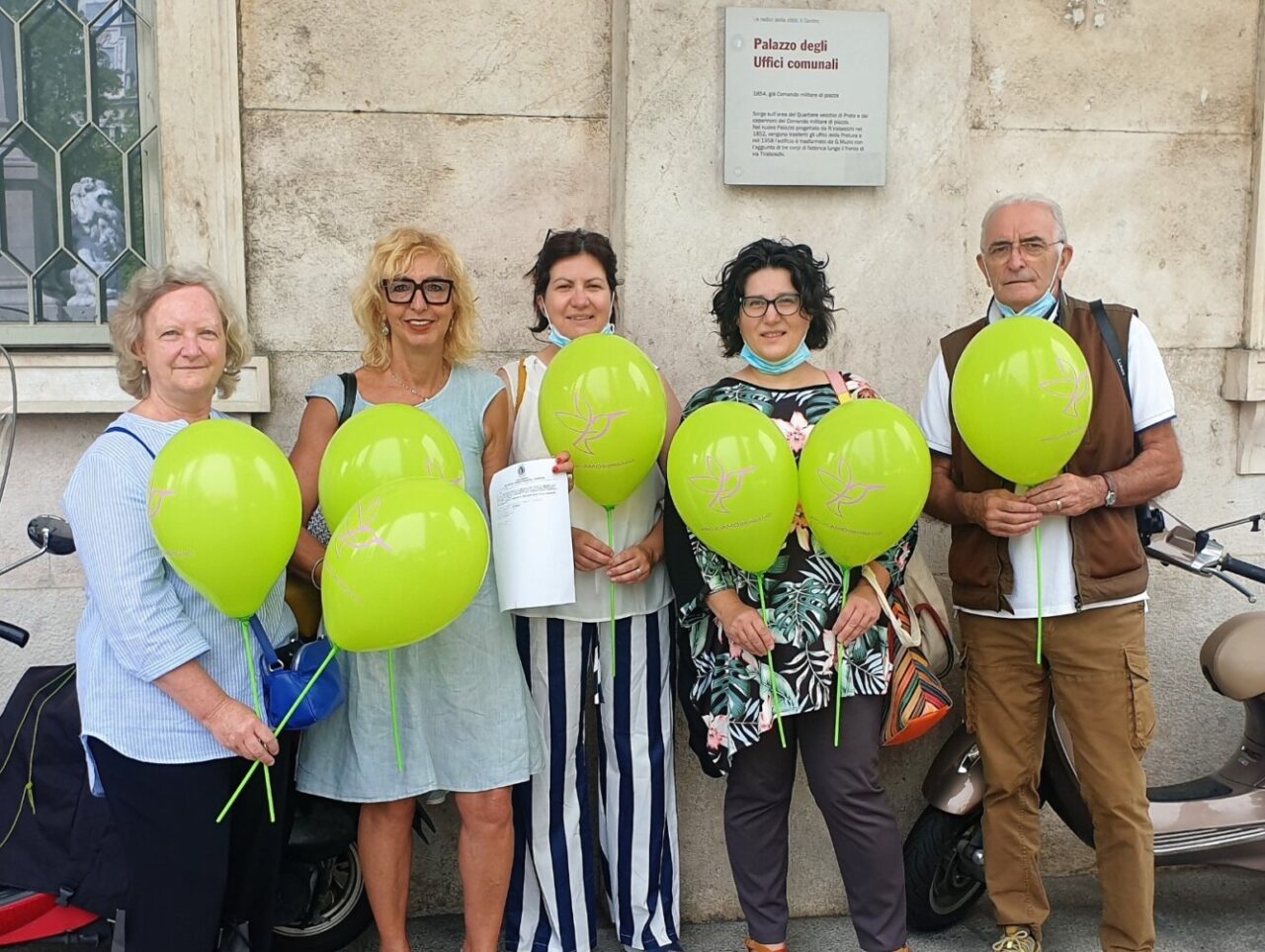 Treno per Orio, depositate le oltre 17mila firme contro il progetto. La risposta a Gori