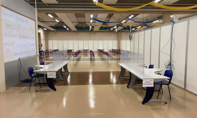 Immunità di gregge per fine settembre (forse). Scuola al via con gli alunni in attesa del richiamo