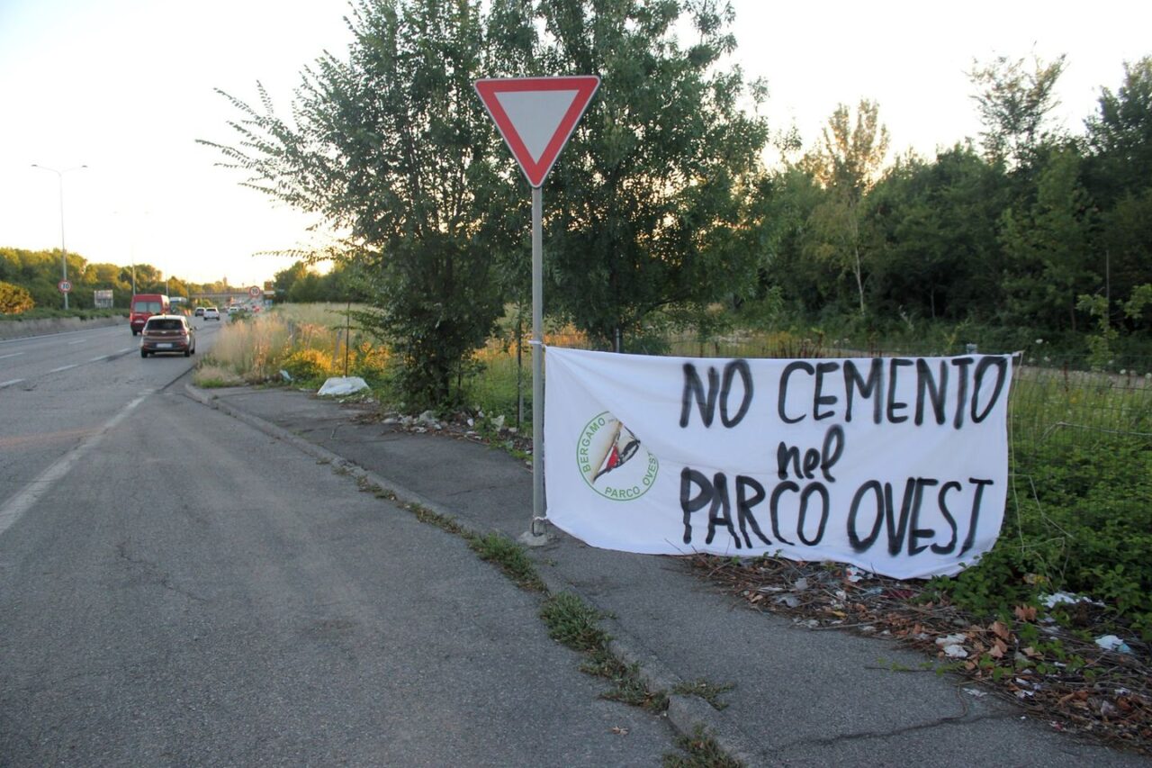 No a nuove costruzioni nel Parco Ovest, i comitati: «Il Comune può fare marcia indietro»