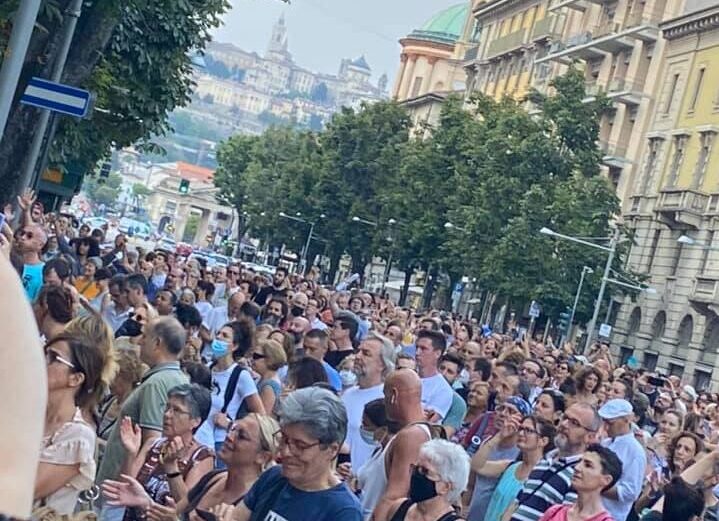 Corteo “no green pass”: aumentano le persone identificate. Domani presidio fisso
