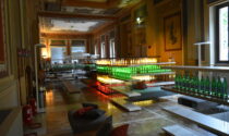 La nuova sala relax di QC Terme San Pellegrino, fatta di fluorescenti bottiglie