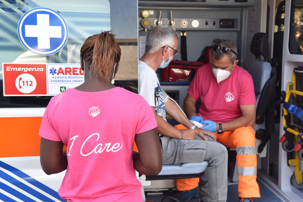 Comunità della salute lancia il crowdfunding “I Care”, per sostenere il servizio delle cliniche mobili