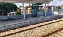 Sporcizia, urina, siringhe e ascensori inagibili in stazione a Seriate: le foto del degrado