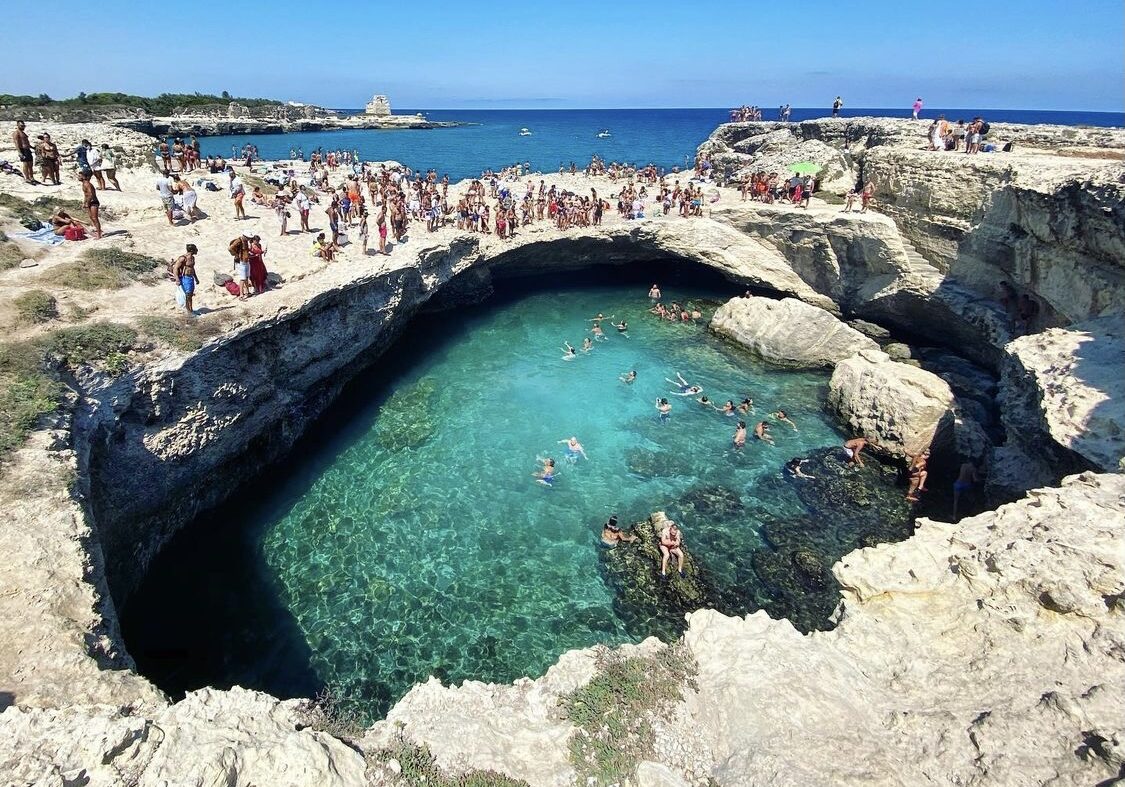 Tuffo vietato nella Grotta della Poesia: bergamasco ferito rifiuta il ricovero per evitare la multa