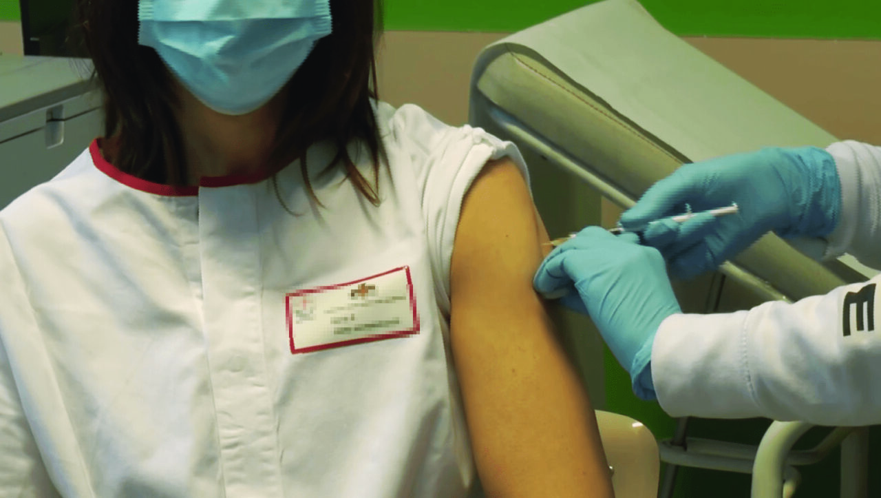 Operatori sanitari non ancora vaccinati: a Bergamo inviate 2.700 lettere di sollecito