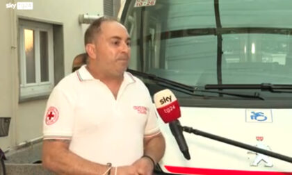 Autista eroe mette in salvo 25 bimbi prima che il bus s'incendi in galleria