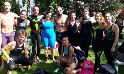 I bergamaschi Sara e Alberto attraversano a nuoto lo Stretto di Messina