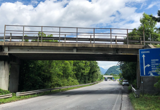 Chiuso il ponte di Fiorano dopo che è stato danneggiato da un mezzo pesante