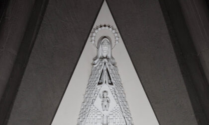 L'artista che voleva dare alla Madonna della chiesa di Longuelo il volto di Sofia Loren